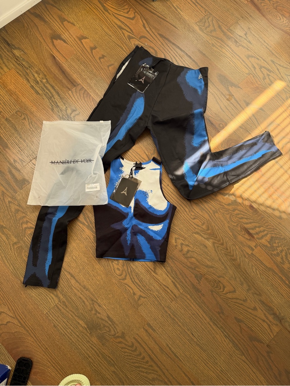 Maniere De Voir Black, Blue & White Leggings Set